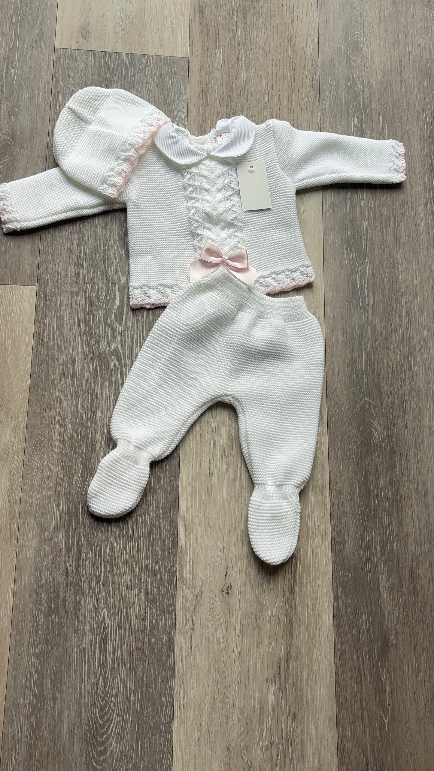 Blush Bow Cable Knit Gift Set